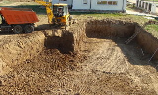 Рытье котлованов под фундамент в Выксе – цена от 2626 руб. за м3 | 2Землекопа-Вкс